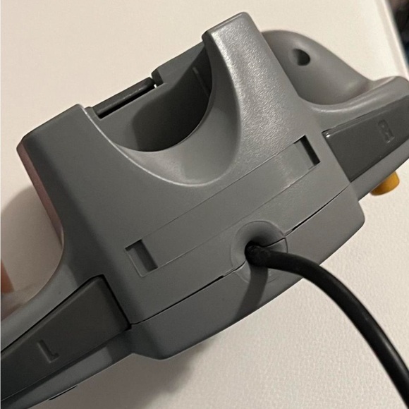 Nintendo 64 Controller with Multicolor Buttons - Picture 5 of 5
